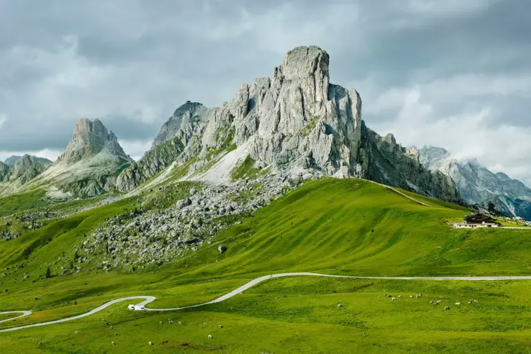 Südwestrampe des Passo di Giau in den Dolomiten